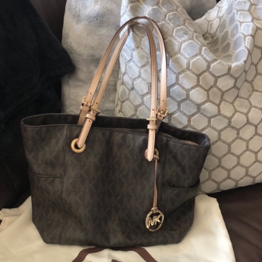 Extra large MICHAEL KORS signature tote!